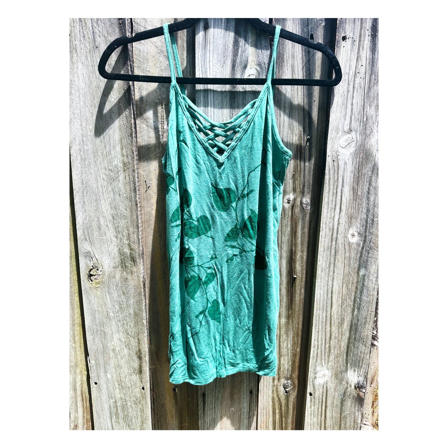 Green leaves Tank- -green-slim Cut!