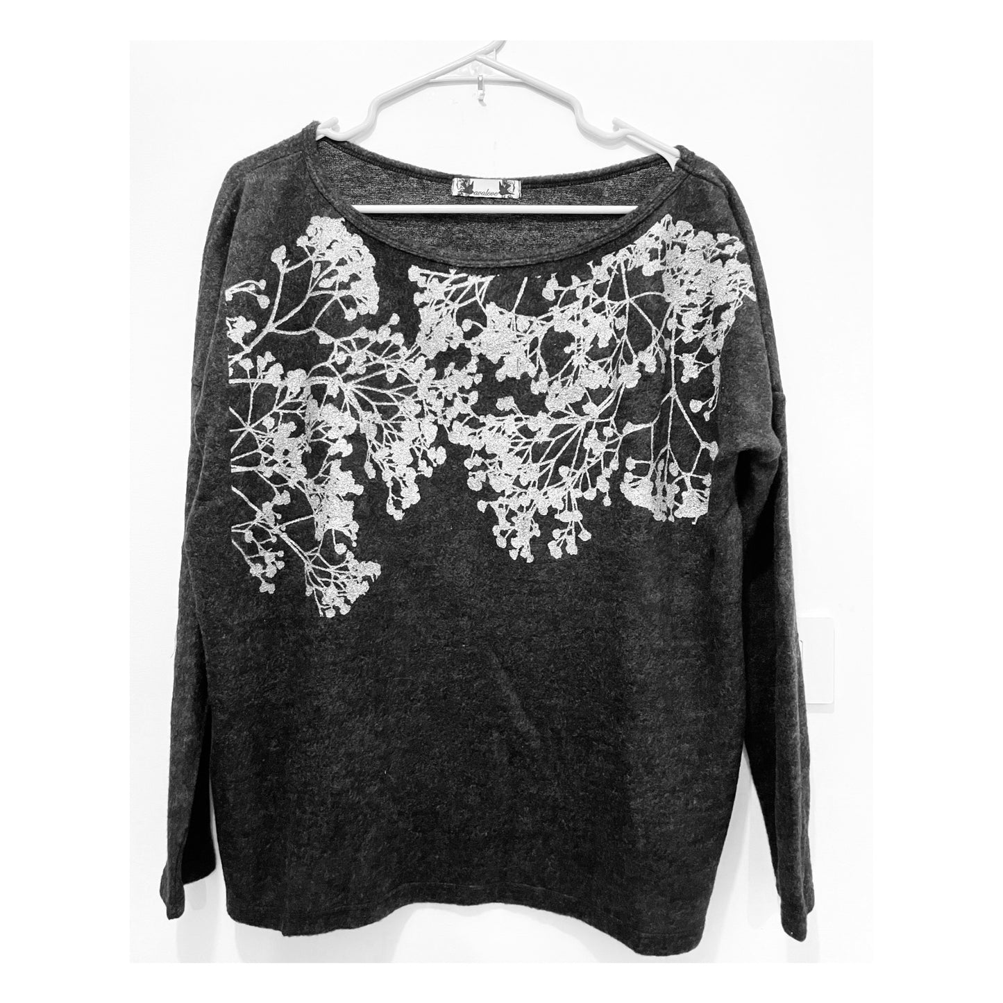 Veil of flowers fleece basic sweater ultra vegan cashmere